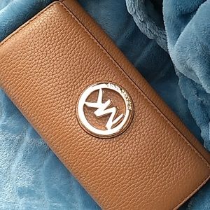 Michael Kors Tan Fulton wallet with flap